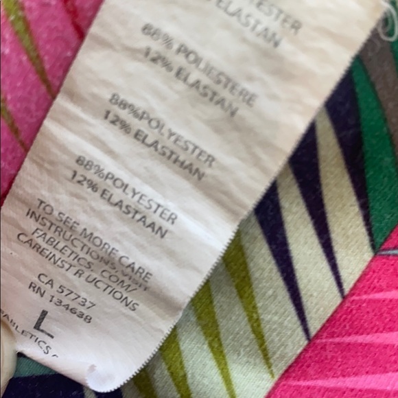 Fabletics colorful geometric print crop leggings L - Picture 5 of 15